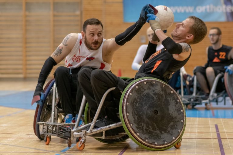 West Coast Crash - Fighting Snakes - SPZ Nottwil